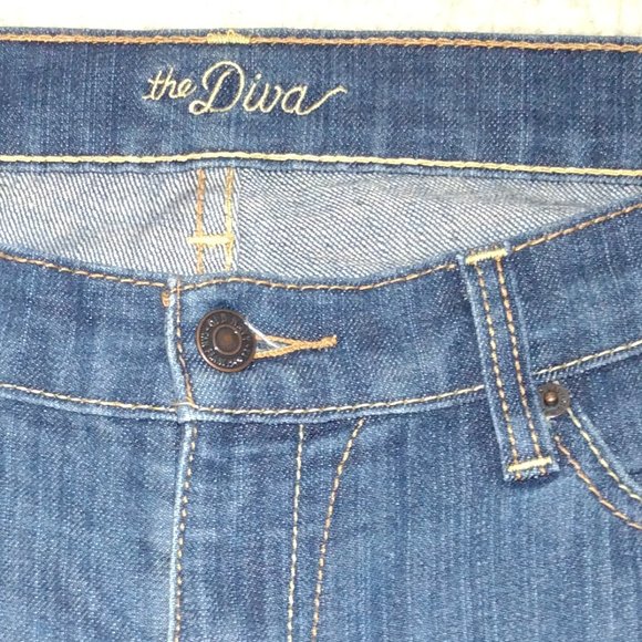 Women's Jeans, ** Old Navy/The Diva straight legs, size 8 long/ 32" waist - Picture 10 of 10